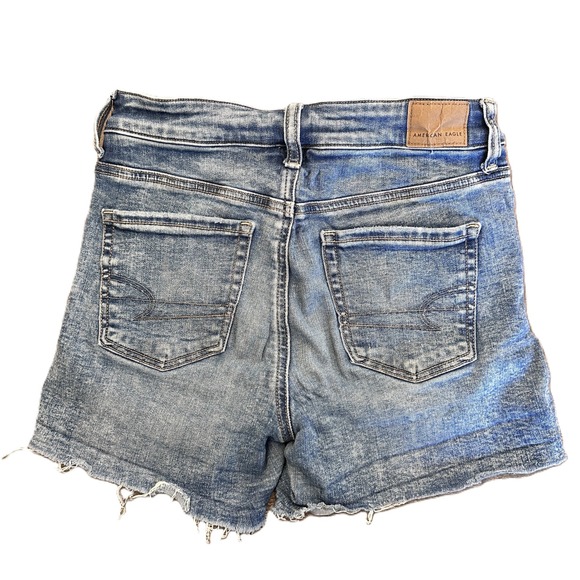 American Eagle Mid Rise Next Level Stretch Denim Shorts Distressed Frayed Size 2 - Picture 2 of 10